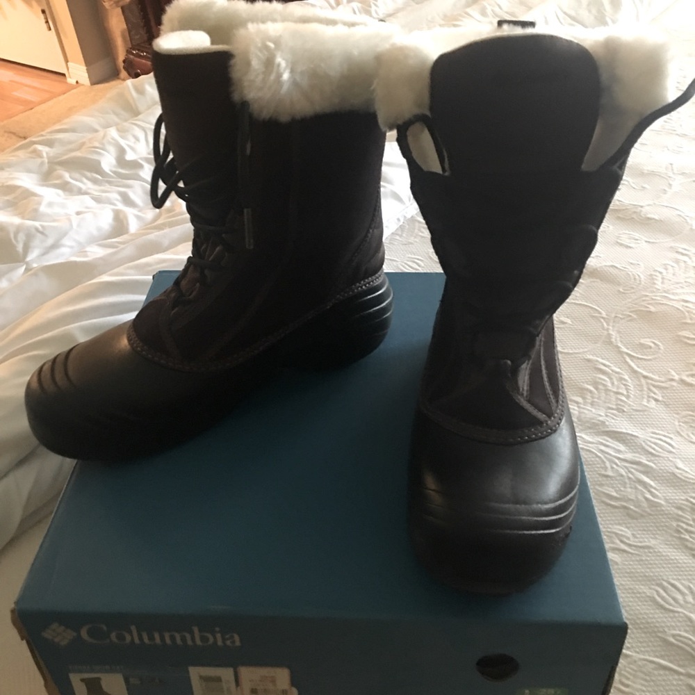 Snow boots